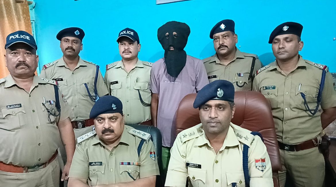 पुलिस ने हत्या के आरोपी को महज 10 घंटे में किया गिरफ्तार।