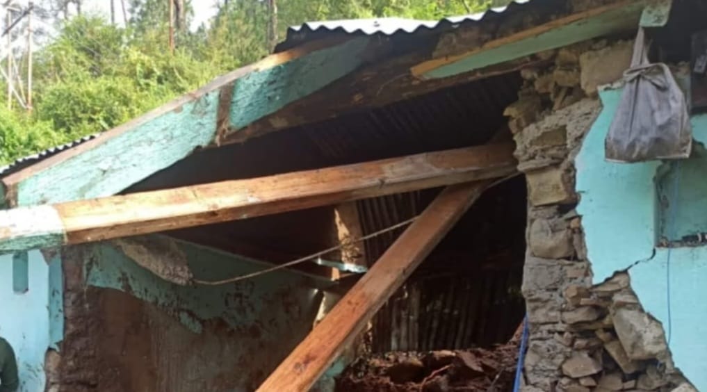 "Heavy Rain Causes Wall Collapse in Maroda Village of Tehri District, Two Children Tragically Lose Their Lives"