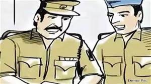 स्पा सेंटर पर पुलिस का छापा, 8 लड़कियों और लड़कों को किया गिरफ्तार।