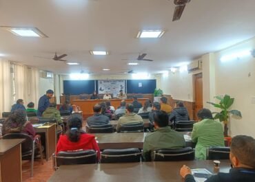 सीओ भवाली/साईबर ने बैंक कर्मियों को साइबर क्राइम के बारे में किया जागरूक।