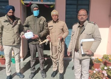 SSP नैनीताल के निर्देश पर नशा तस्करों पर कड़ा वार, मुक्तेश्वर में 1.2 किलो चरस के साथ तस्कर गिरफ्तार।