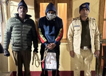नैनीताल पुलिस की नशे के विरुद्ध बड़ी कार्यवाही, भवाली के नथुआखान में 962.17 ग्राम चरस के साथ तस्कर गिरफ्तार।