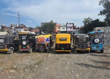यातायात नियमों के उल्लंघन पर बड़ी कार्रवाई: नैनीताल पुलिस ने 30 ऑटो-ई रिक्शा जब्त किए