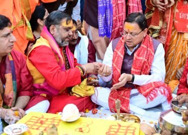 मुख्यमंत्री ने लक्ष्मीनारायण घाट रुड़की में किया मां गंगा आरती का शुभारंभ।