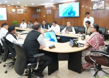 उत्तराखंड सरकार के तीन वर्ष: मुख्य सचिव के निर्देश : उत्तराखंड में जनसेवा थीम पर होंगे विशेष कार्यक्रम।