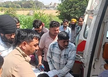 पिरूमदारा सती मंदिर के समीप भीषण सड़क दुर्घटना, बाइक सवार दंपत्ति गंभीर रूप से घायल।