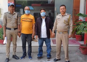 लाठी-डंडों से हमला, पथराव और आगजनी का मामला: दो आरोपी गिरफ्तार।