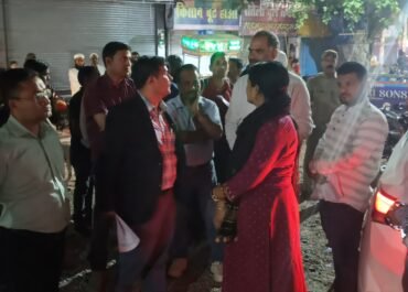हल्द्वानी में सड़क चौड़ीकरण को लेकर प्रशासनिक अभियान तेज, अतिक्रमणकारियों को दी सख्त चेतावनी।