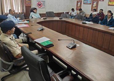 पर्यटन सीजन को लेकर नैनीताल में यातायात व्यवस्था पर विशेष तैयारी, टैक्सी चालकों के लिए SOP लागू।