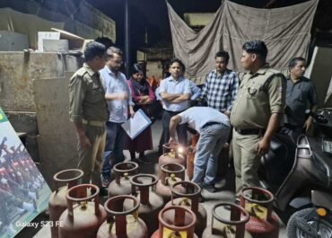 अवैध गैस रिफिलिंग का भंडाफोड़, 18 घरेलू सिलेंडर जब्त।
