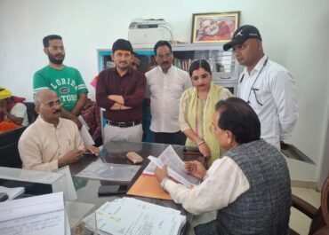 सांसद अजय भट्ट ने सुनी जन समस्याएँ, अधिकारियों को दिए त्वरित निर्देश।