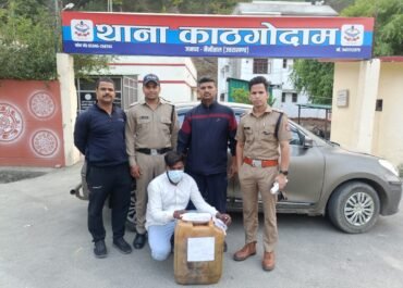 वाहनों से पेट्रोल चुराने वाला शातिर चोर काठगोदाम पुलिस के हत्थे चढ़ा।