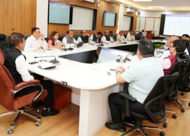 उत्तराखंड सरकार ने राजस्व वृद्धि और चारधाम यात्रा की तैयारियों पर दिए सख्त निर्देश।