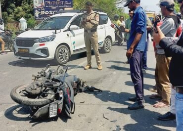 चिलकिया के पास रोडवेज बस और बाइक में भिड़ंत, जिसमें बाइक सवार की मौत, महिला गंभीर घायल।