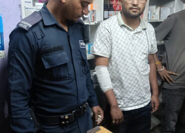 नरीमन चौराहे पर सड़क हादसा — सीपीयू कर्मी की तत्परता ने बचाई घायलों की जान।