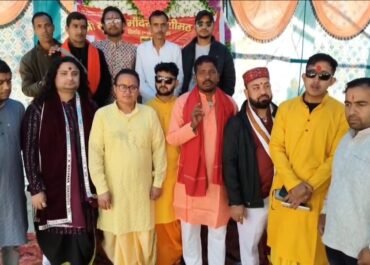 जोशीमठ मंदिर के पास जलधारा सूखने से श्रद्धालुओं में चिंता, संरक्षण की मांग तेज।