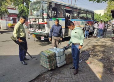 कैंची धाम, रेलवे स्टेशन और बस अड्डों पर बीडीएस व डॉग स्क्वायड की सघन चेकिंग।