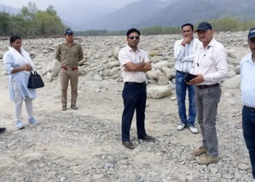 नंधौर नदी के चैनलाईज़ेशन हेतु संयुक्त निरीक्षण, भूमि कटाव रोकने के लिए बनेगी विस्तृत योजना।