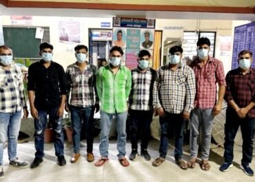 नकल गैंग का पर्दाफाश: लैब अटेंडेंट परीक्षा में 17 अभ्यर्थी ब्लूटूथ डिवाइस के साथ गिरफ्तार।