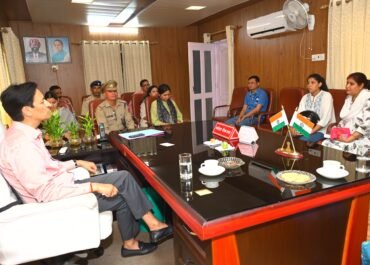 जन समस्याओं के त्वरित समाधान को लेकर आयुक्त दीपक रावत ने दिए निर्देश, तीनपानी ओवरब्रिज और बाईपास मुद्दे पर हुई अहम बैठक।