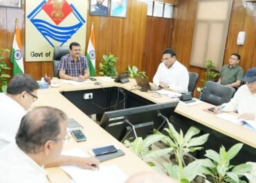 मुख्य सचिव आनन्द बर्द्धन ने सिंचाई एवं लघु सिंचाई विभाग की समीक्षा बैठक ली