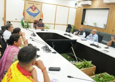 आपदा प्रबंधन की तैयारियों को लेकर मुख्य सचिव की अध्यक्षता में उच्चस्तरीय समीक्षा बैठक आयोजित समन्वय, मितव्ययिता और तकनीकी सहयोग पर विशेष बल।