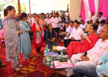 रामनगर में जिलाधिकारी की अध्यक्षता में जनसुनवाई, 115 शिकायतें दर्ज, अधिकांश समस्याओं का मौके पर निस्तारण।