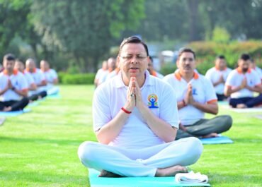 मुख्यमंत्री ने किया योगाभ्यास, प्रदेशवासियों से योग को जीवनशैली बनाने का आह्वान।।