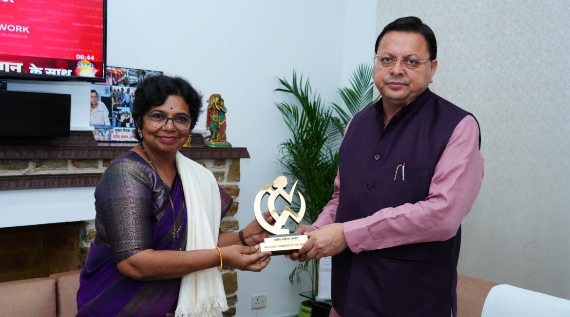 मुख्यमंत्री से मिलीं राष्ट्रीय महिला आयोग अध्यक्ष विजया रहाटकर, महिला सुरक्षा व सशक्तिकरण पर हुई चर्चा।