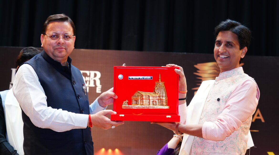 साहित्य और संस्कृति के संरक्षण को लेकर प्रतिबद्ध है सरकार : मुख्यमंत्री पुष्कर सिंह धामी,  साहित्यकारों को 'साहित्य भूषण' और 'लाइफ टाइम अचीवमेंट' पुरस्कार के तहत पाँच-पाँच लाख की सम्मान राशि।