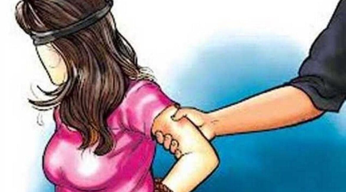 होटल जीएम पर दिल्ली की युवती से दुष्कर्म का आरोप, हल्द्वानी कोतवाली में मुकदमा दर्ज, मेडिकल परीक्षण में दुष्कर्म की पुष्टि, आरोपी फरार, पुलिस तलाश में जुटी।