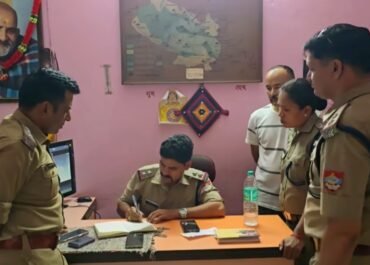 रानीखेत रोड पर खून से सना होटल! युवक की संदिग्ध।