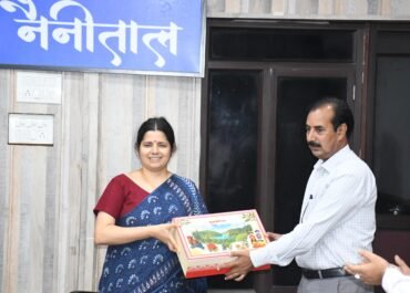 अपर जिलाधिकारी फिंचाराम चौहान को हरिद्वार स्थानांतरण पर भावभीनी विदाई, जिलाधिकारी वंदना सिंह ने दी शुभकामनाएं।