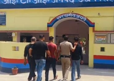 ढाई क्विंटल प्रतिबंधित गौमांस बरामद, चार तस्कर गिरफ्तार।