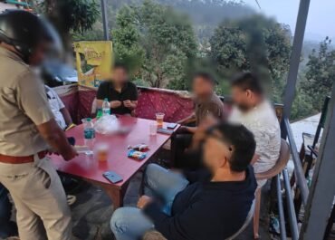 अपराध और हुड़दंग पर पुलिस की सख्ती: ऑपरेशन “रोमियो” में 261 अराजक तत्वों पर कार्यवाही, 37 वाहन सीज।