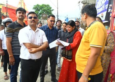 हल्द्वानी में अतिक्रमण पर प्रशासन सख्त, ADM के निर्देश – 4 दिन में हो कार्रवाई, अवैध निर्माण पर चलेगा बुलडोजर, जिम्मेदारों पर होगी सख्त कार्रवाई।