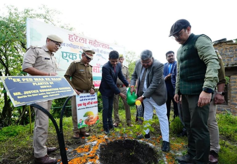 हरेला पर्व पर न्यायपालिका और वन विभाग ने मिलकर दिया पर्यावरण संरक्षण का संदेश।