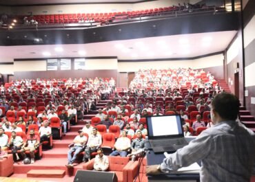 त्रिस्तरीय पंचायत चुनाव: दूरस्थ क्षेत्रों के लिए मतदान दल रवाना, मतदान कार्मिकों को मिला व्यावहारिक प्रशिक्षण।