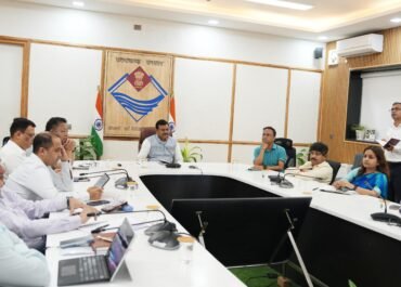 जिला व उपजिला अस्पतालों की स्थिति पर मुख्य सचिव की सख्ती, रेफरल सिस्टम पर जताई नाराजगी।
