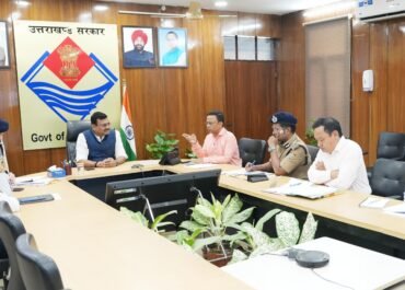 प्रदेश के धार्मिक स्थलों की सुरक्षा पर गंभीर हुई सरकार, मुख्य सचिव आनंद बर्द्धन ने अधिकारियों संग की समीक्षा बैठक।