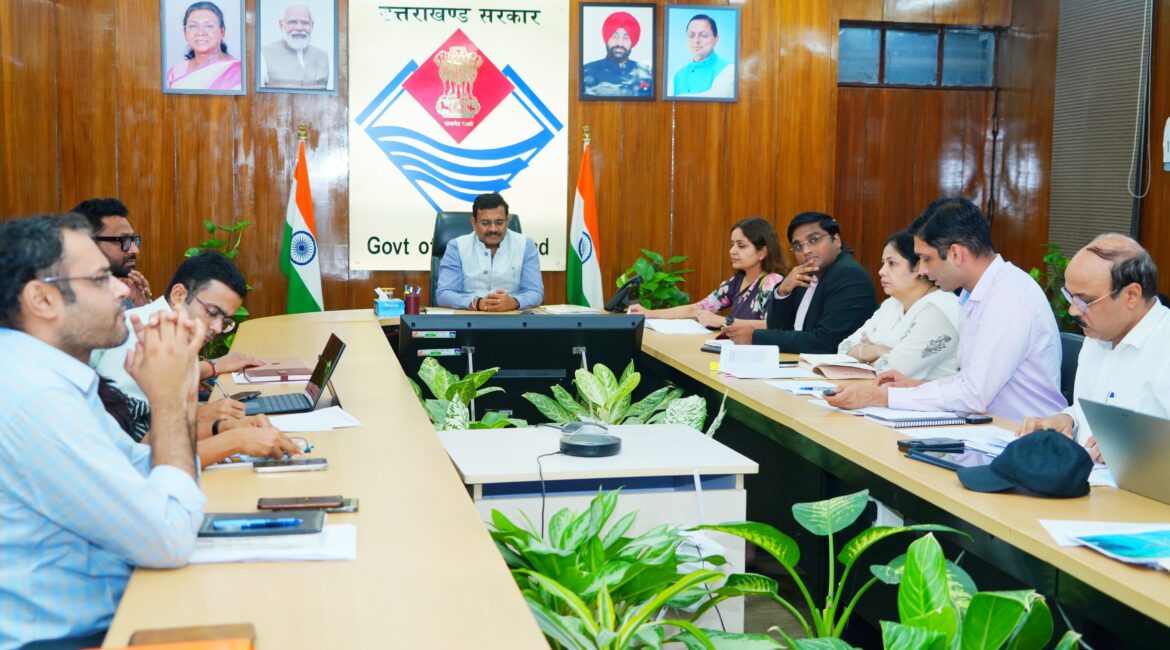 प्रधानमंत्री ग्राम सड़क योजना की समीक्षा बैठक सम्पन्न, मुख्य सचिव ने दुर्गम क्षेत्रों पर दिया विशेष जोर।