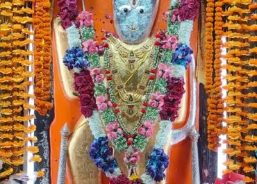 गुरु पूर्णिमा पर्व पर सिद्धपीठ श्री बालाजी मंदिर कोसी घाट रामनगर में भक्ति की उमंग, हवन और भजनों से गूंजा वातावरण।