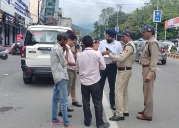 परिवहन विभाग का सघन अभियान, 71 चालान और 15 वाहन सीज – महिला सुरक्षा के मानकों पर विशेष ध्यान।