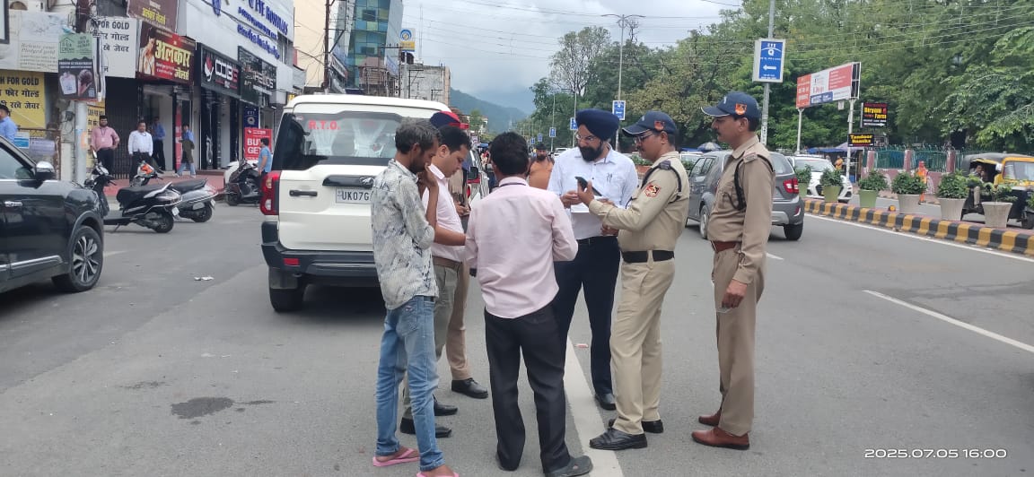 परिवहन विभाग का सघन अभियान, 71 चालान और 15 वाहन सीज – महिला सुरक्षा के मानकों पर विशेष ध्यान।