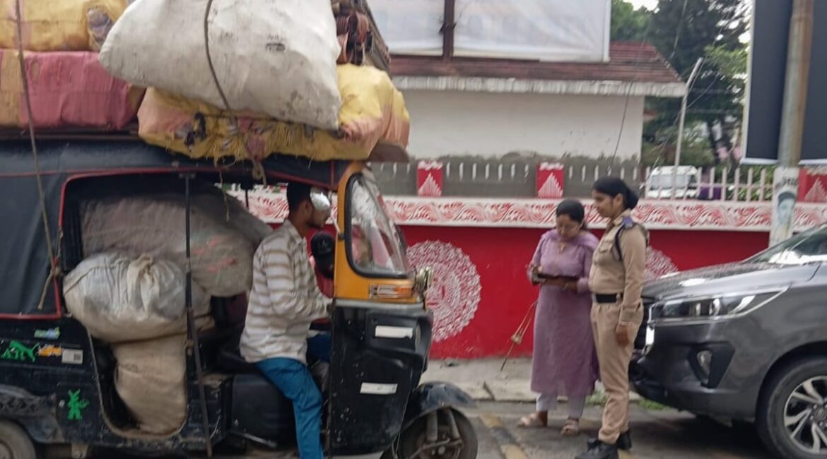 सघन चेकिंग अभियान में परिवहन विभाग की बड़ी कार्रवाई: 140 वाहन चालान, 09 जब्त।