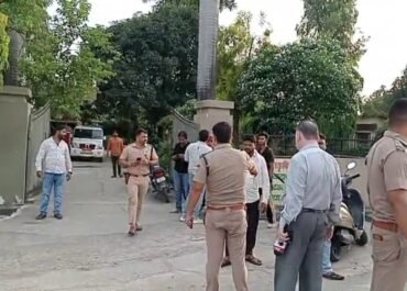 काशीपुर मंडी समिति में भ्रष्टाचार का भंडाफोड़, मंडी सचिव पूरन सिंह सैनी रिश्वत लेते रंगे हाथ गिरफ्तार।