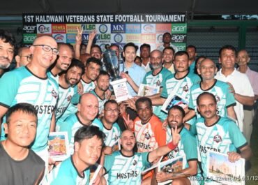 देहरादून ने जीता प्रथम वेटरन्स क्लब फुटबॉल टूर्नामेंट, कुमाऊँ आयुक्त दीपक रावत ने किया फाइनल का शुभारम्भ।