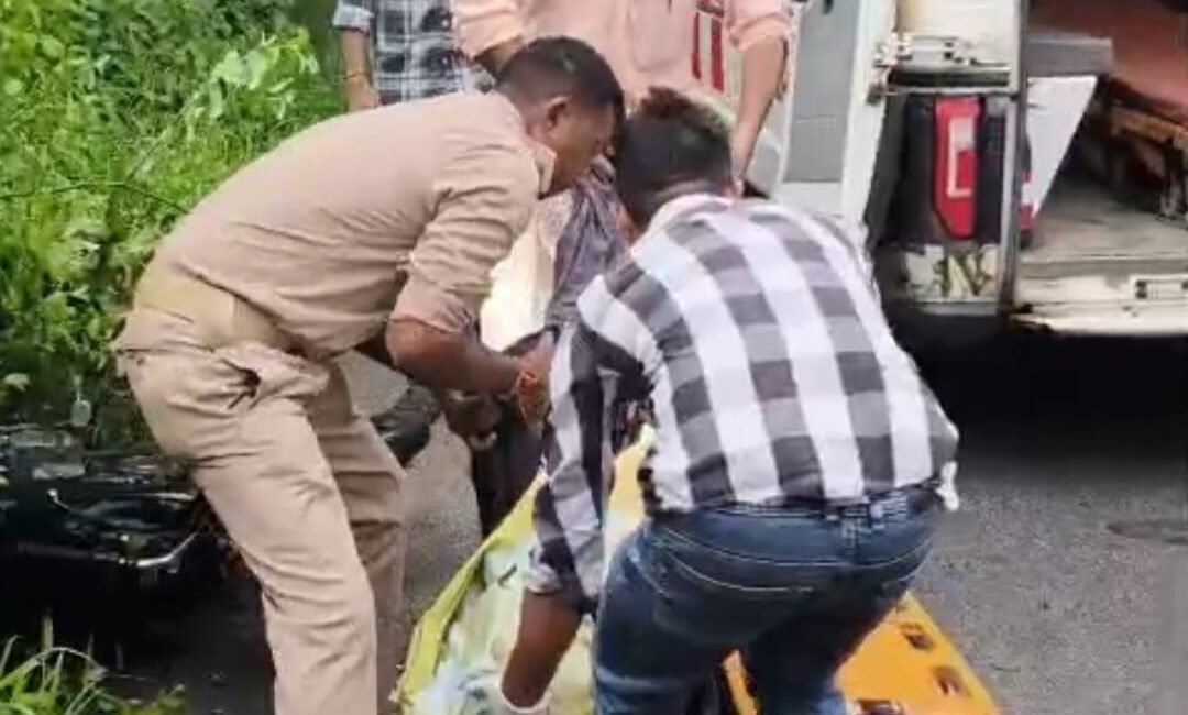 लापरवाही की भेंट चढ़ रही निर्दोष जानें, संबंधित विभागो पर पर उठे सवाल,  अवैध वाहन दौड़ रहे बेखौफ।