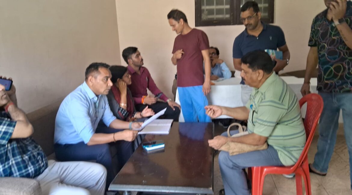 नगर निगम क्षेत्र में जन सुविधा शिविरों का आयोजन, बड़ी संख्या में नागरिकों ने उठाई समस्याएँ।