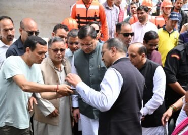 मुख्यमंत्री ने स्यानाचट्टी में बनी अस्थाई झील को खोलने के लिए चल रहे कार्यों का लिया जायजा।